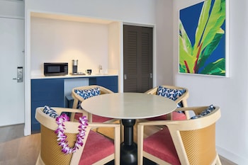 Suite, Multiple Beds, Partial Ocean View (2 Double Beds)