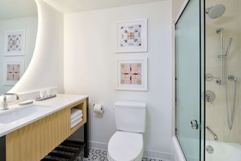 Suite, 2 Bedrooms, Partial Ocean View (1 Bath)