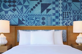 Room, 2 Double Beds, Mobility Accessible (Waikiki View)