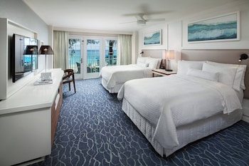 Room, 2 Double Beds, Pool View