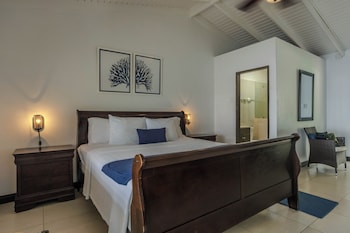 Standard Room, 1 King Bed, Beachfront