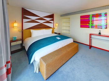 Junior Suite, 1 King Bed, Balcony