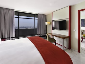 Suite, 1 King Bed, Balcony (Prestige)