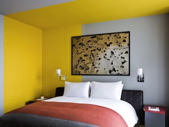 Superior Room, 1 King Bed, Balcony