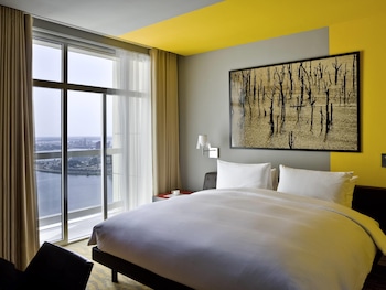Suite, 1 King Bed, Balcony (Prestige)