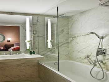 Superior Room, 1 King Bed, Balcony