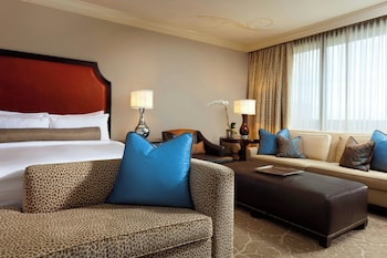 Grand Room, 1 King Bed, Corner