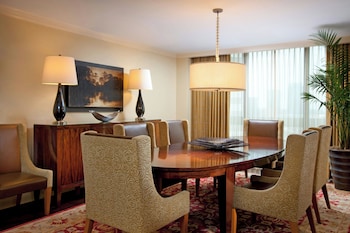 Royal Suite, 1 King Bed, Non Smoking, Fireplace