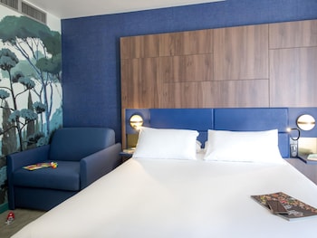 Privilege, Room, 1 Double Bed with Sofa bed, Balcony, Garden View