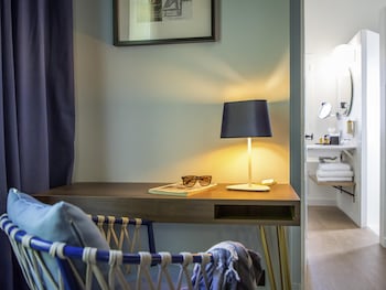 Junior Suite, 1 Double Bed, Garden View