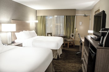 Standard Room, 2 Queen Beds, Accessible, Pool Access (Communications)