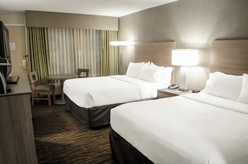 Standard Room, 2 Queen Beds, Pool Access