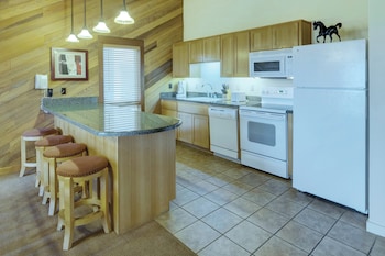 Standard Studio Suite, Kitchen