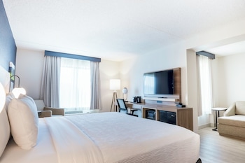 Suite, 1 King Bed, Non Smoking