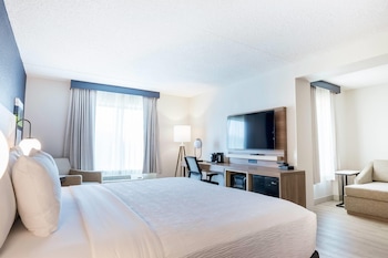 Suite, 1 King Bed, Non Smoking