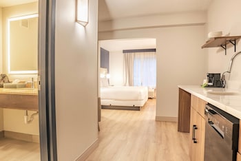 Room, 1 King Bed, Non Smoking