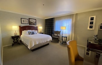 Room, 1 Queen Bed (North Wing)