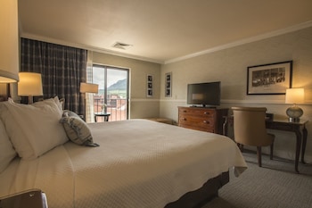 Superior Suite, 1 King Bed with Sofa bed