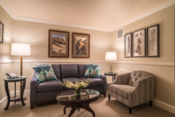 Superior Suite, 1 King Bed with Sofa bed