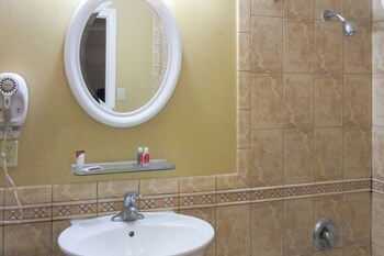 Standard Room, 2 Queen Beds, Non Smoking