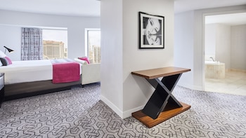 Ultra Resort Vista Room, 1 King Bed, Non Smoking (Newly Renovated)