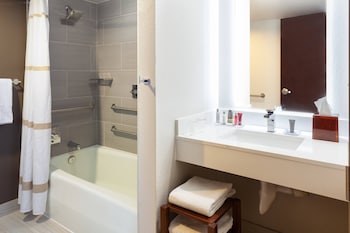 Room, 1 King Bed (Mobility/Hearing Accessible, Tub)