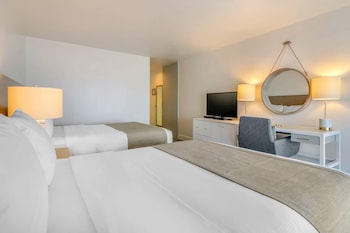 2 Queen Beds, Ocean View, Non Smoking