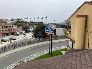 Suite, 2 Queen Beds, Non Smoking, Ocean View