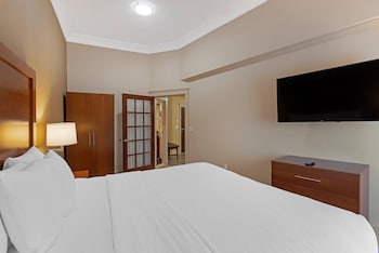 Suite, 1 King Bed, Non Smoking