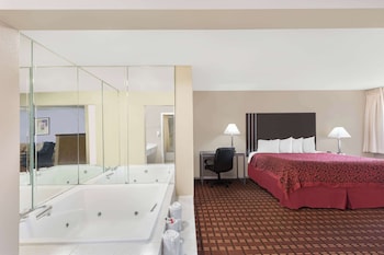 Suite, 1 King Bed, Non Smoking