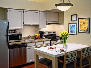 Suite, 2 Bedrooms, Fireplace