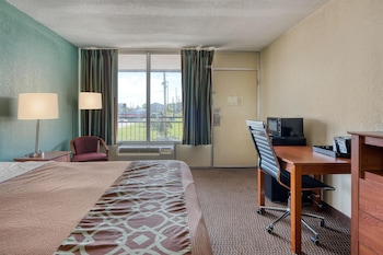 Standard Room, 1 Queen Bed, Smoking, Refrigerator & Microwave