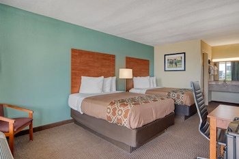 Standard Room, 2 Double Beds, Non Smoking, Refrigerator & Microwave (Pet Friendly)
