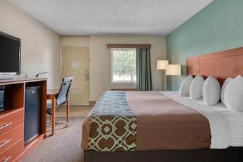 Standard Room, 1 King Bed, Accessible, Refrigerator & Microwave
