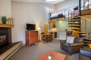 Basic Studio (Lofted)
