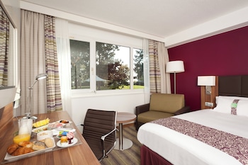 Standard Room, 1 Queen Bed with Sofa bed
