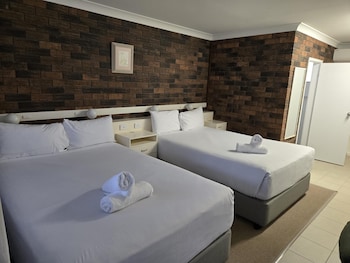 Standard Room, 2 Double Beds, Non Smoking