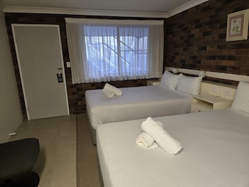 Standard Room, 2 Double Beds, Non Smoking