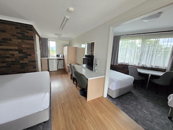 Suite, Multiple Beds, Non Smoking