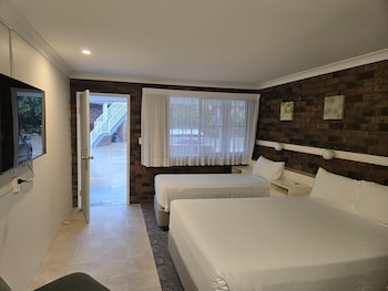 Standard Room, Multiple Beds, Non Smoking