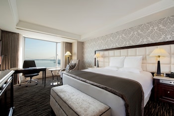 Premium Room, 1 King Bed, Bay View (High Floor)