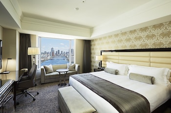 Classic Room, 1 King Bed, Club Lounge Access, River View