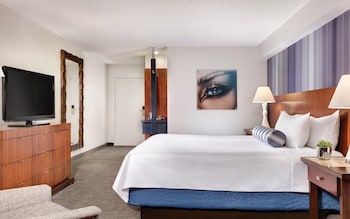 Pyramid King Room