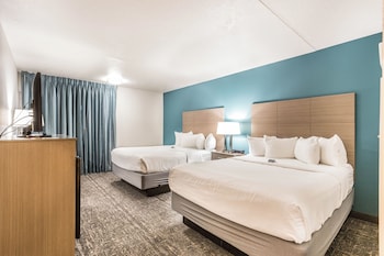 Room, 2 Queen Beds, Roll-in Shower