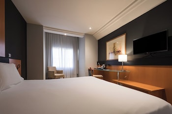 Double Room Single Use (Parking Included)