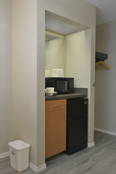 Studio Suite, 1 King Bed, Non Smoking