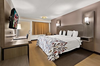 Superior Room, 1 King Bed, Accessible (Smoke Free)