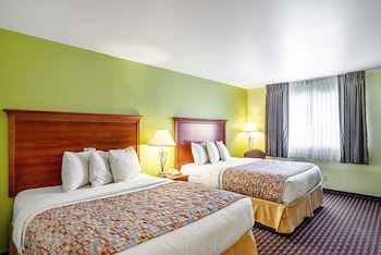 Deluxe Room, 2 Queen Beds, Non Smoking