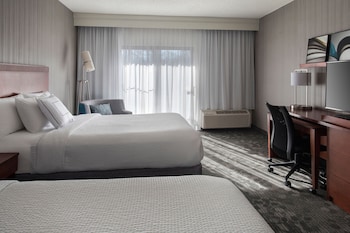 Standard Room, 2 Double Beds, City View (Balcony)