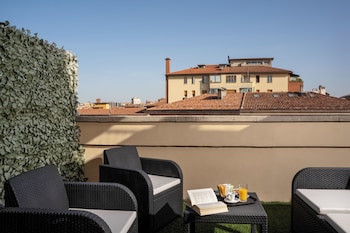 Room, Terrace, City View